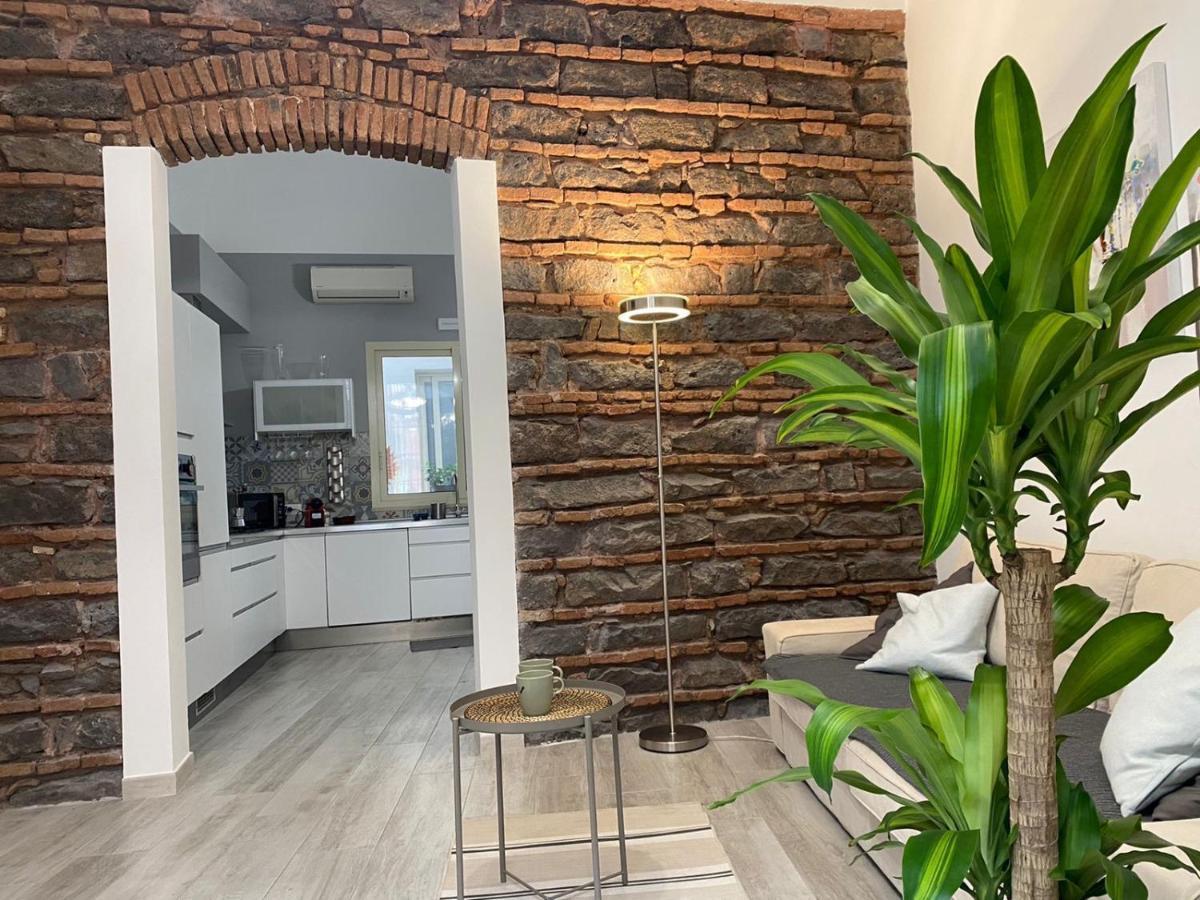 Apartment Alfonzetti-5 Min Walk To Central Train And Bus Station Catania Exterior foto